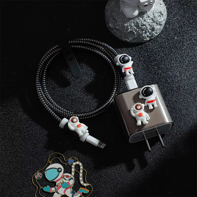 3D Astronaut Cable Organiser for Iphone 15 14 13 12 11 18W 20W Charger Protector De Cargador Management Kits Bear Cord Organizer