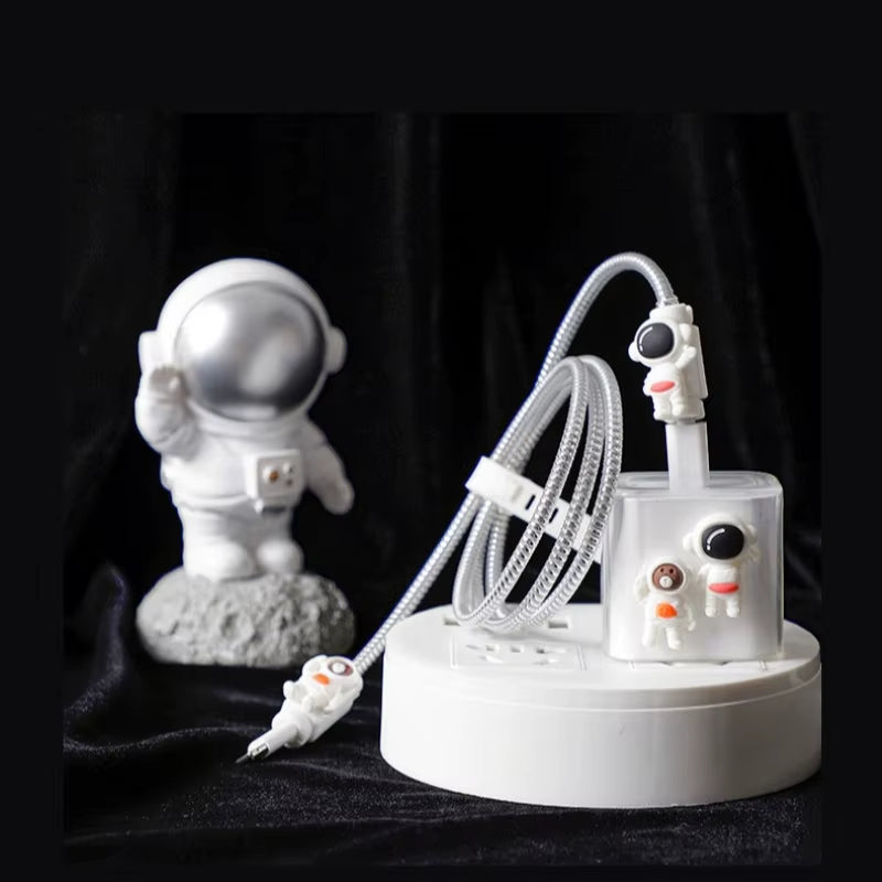 3D Astronaut Cable Organiser for Iphone 15 14 13 12 11 18W 20W Charger Protector De Cargador Management Kits Bear Cord Organizer